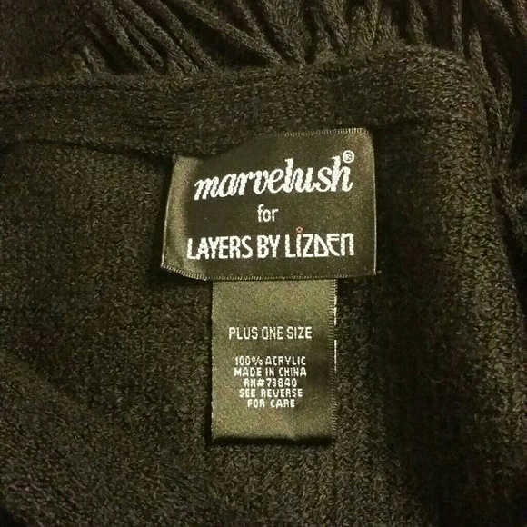 Poncho - Picture 5 of 5